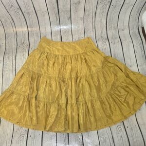 Sundance Silk Tiered Skirt Excellent condition SZ 6 (Gold)